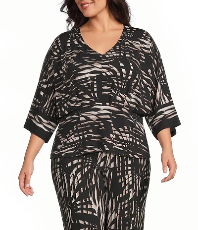 Petite Size Coordinating Woven Geometric Print V-Neck 3/4 Sleeve Loose Top