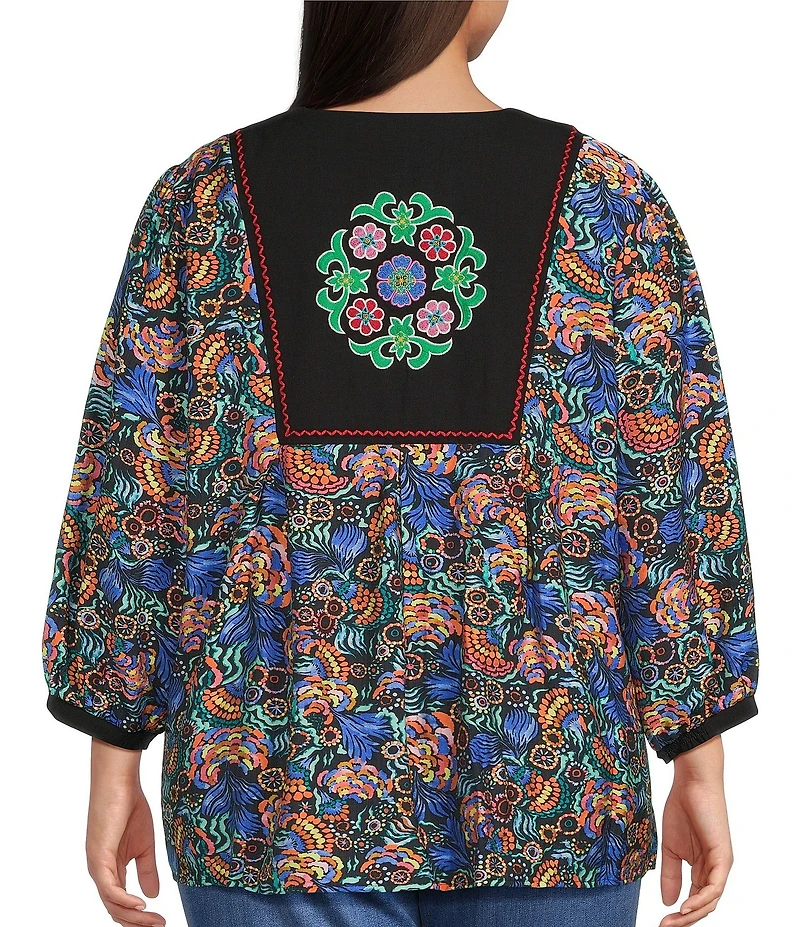 Calessa Plus Size Woven Geometric Retro Round Split Neck 3/4 Sleeve Tunic