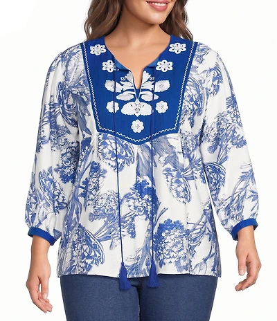 Calessa Plus Size Woven Mosaic Embroidered Split Round Neck Bracelet Sleeve Tunic