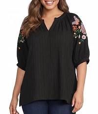 Calessa Plus Size Woven Split V-Neck Embroidered Balloon Elbow Length Sleeve Tunic