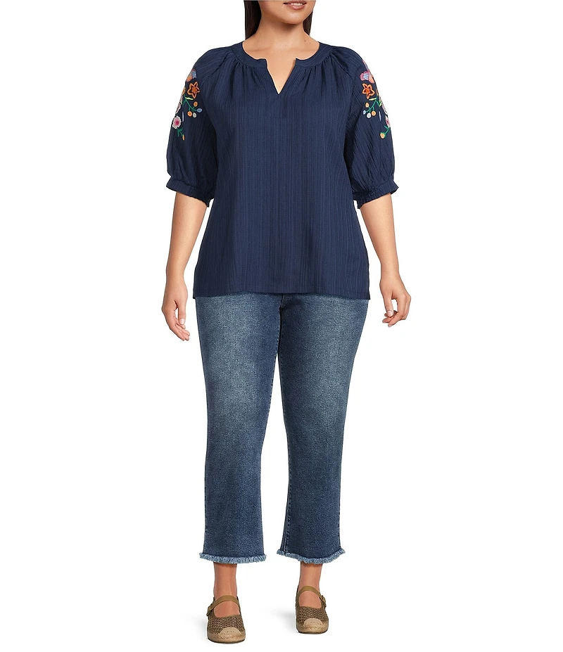 Calessa Plus Size Woven Split V-Neck Embroidered Balloon Elbow Length Sleeve Tunic