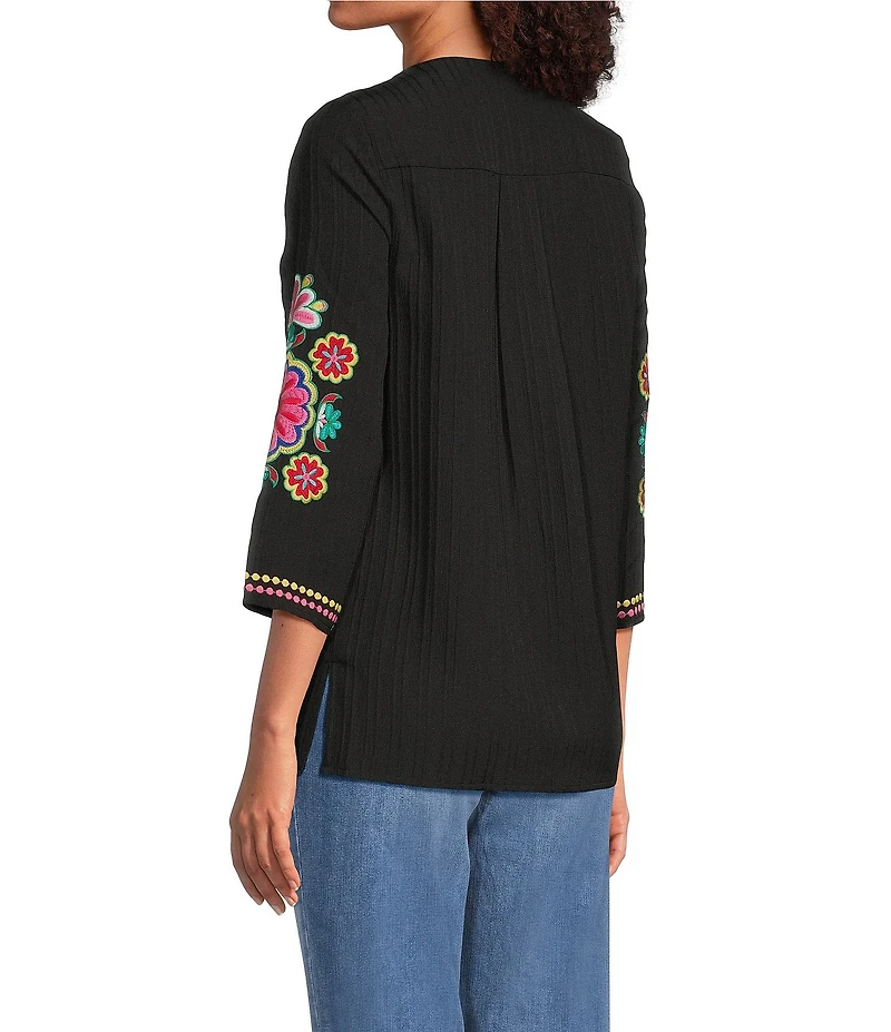 Calessa Woven Embroidered Split Round V-Neck 3/4 Sleeve Tunic