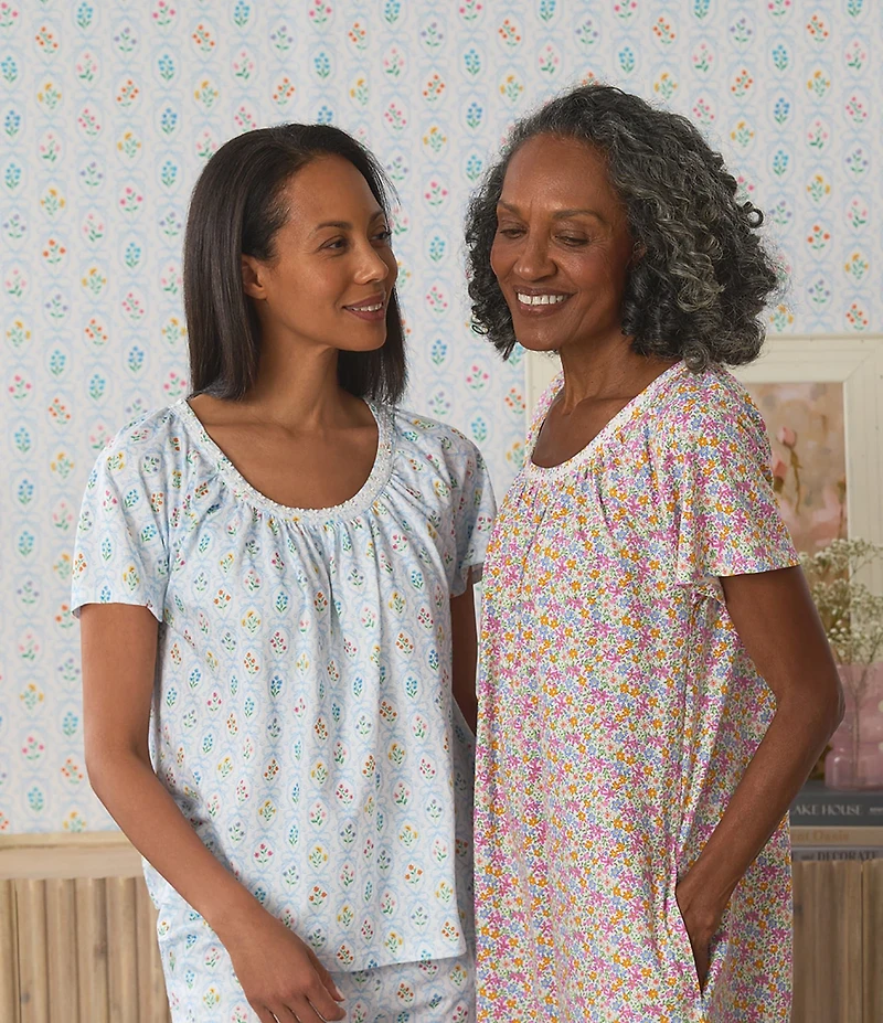 Carole Hochman Ditsy Print Short Sleeve Round Neck Jersey Knit Short Nightgown