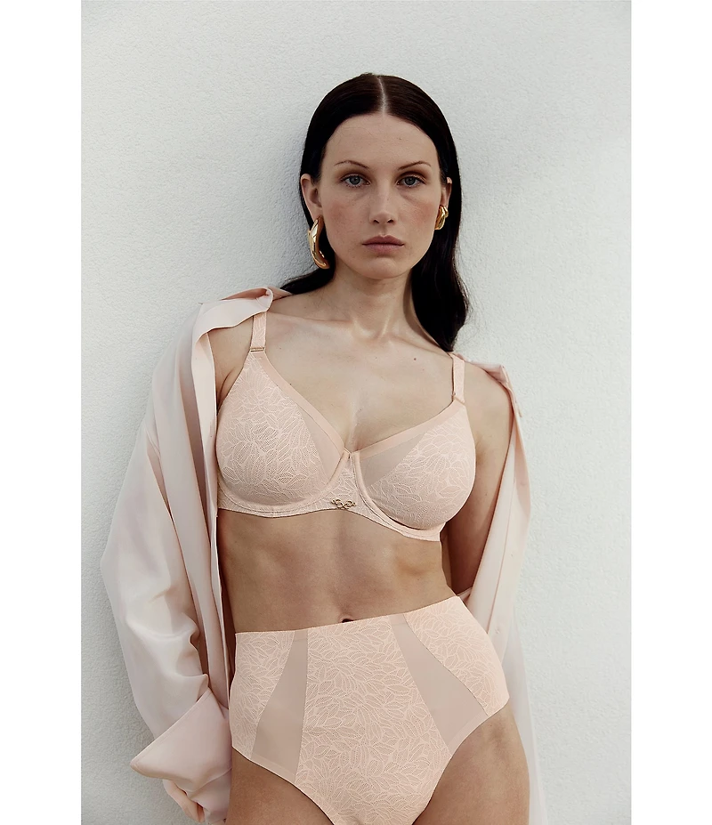 Chantelle Pure Lace Seamless Unlined Minimizer Bra
