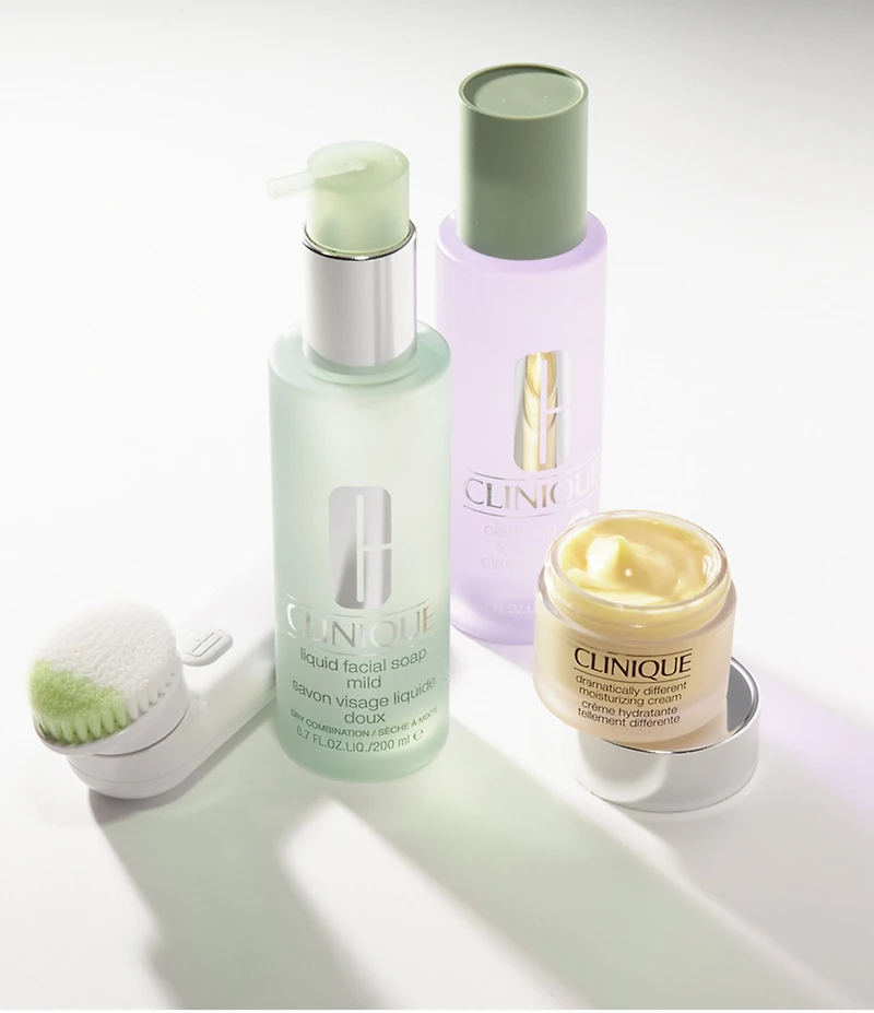 Clinique Dramatically Different™ Moisturizing Cream