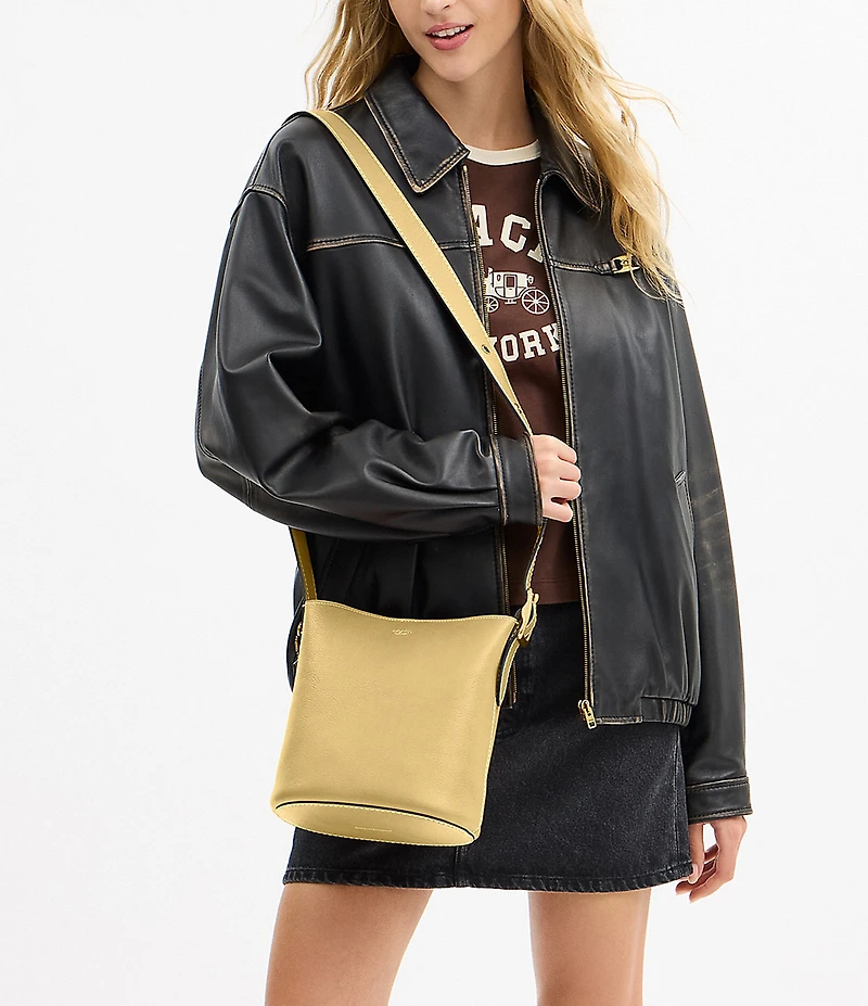 COACH Bleecker Bucket Bag 21