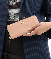 COACH Essential Slim Accordion Zip Wallet