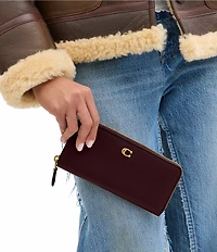 COACH Essential Slim Accordion Zip Wallet