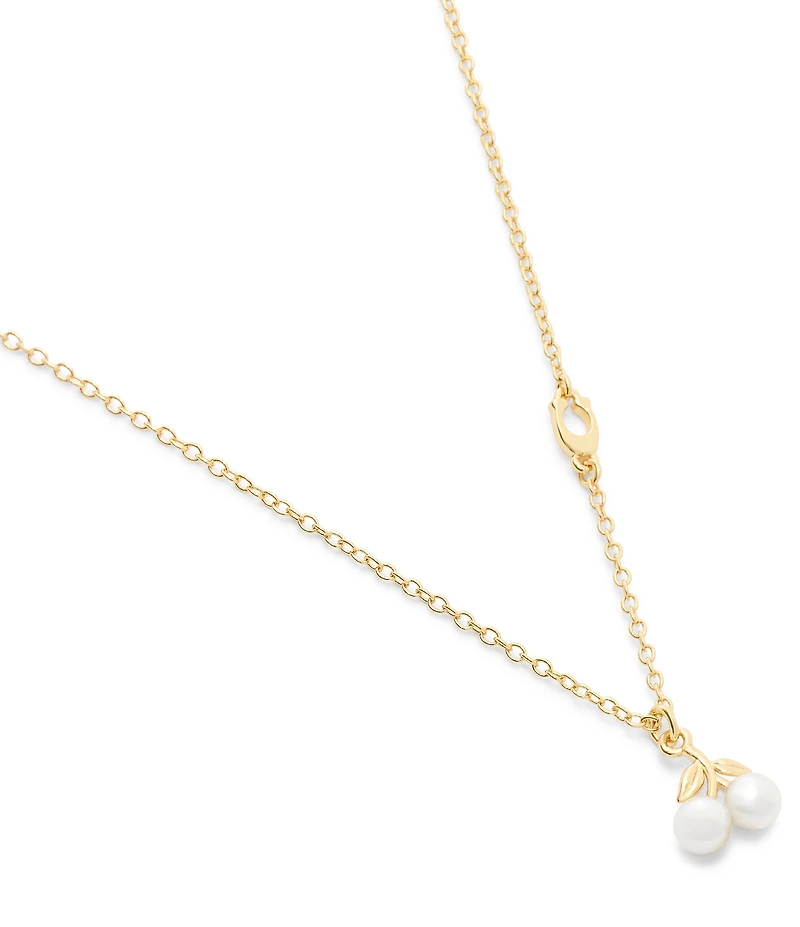 COACH Signature Pearl Cherry Short Pendant Necklace