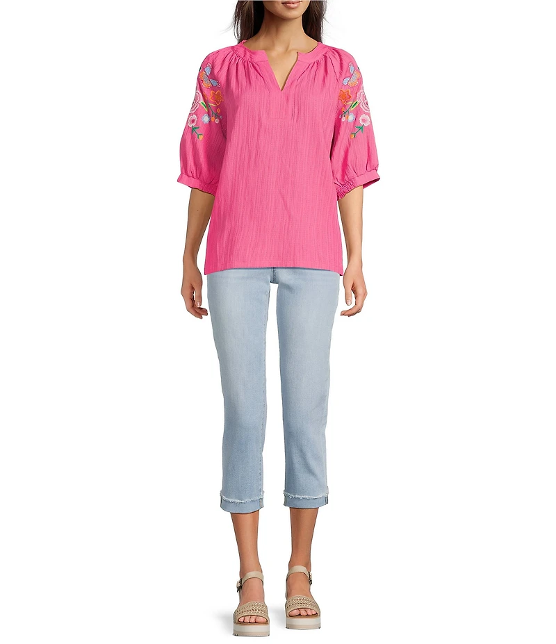 Code Bleu Petite Size Soho Mid-Rise Fray Cuff Hem Capri Jeans