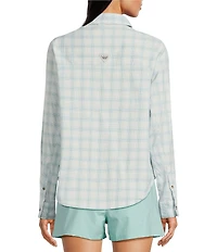Columbia Women's PFG Wildcast Performance Yarn Dye Plaid Print Long Sleeve Button Front Shirt