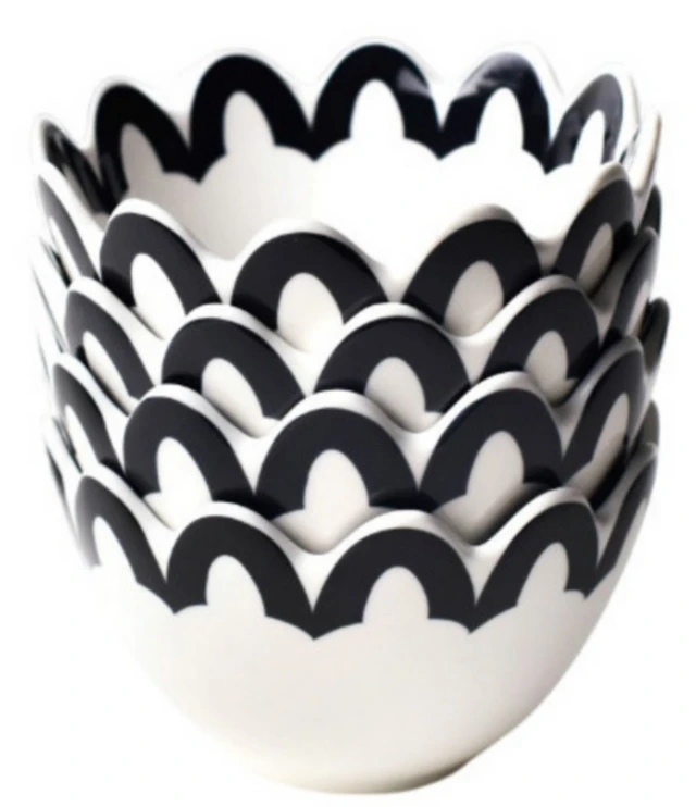 Coton Colors Small Arabesque Trim Scallop Bowls, Set of 4