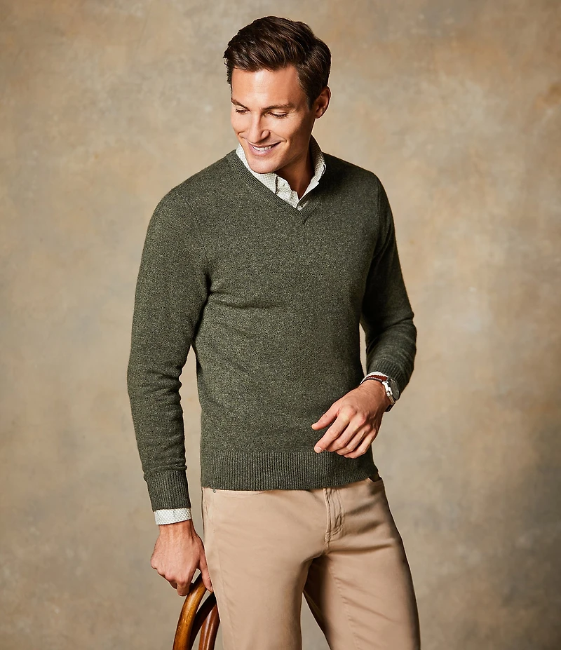 Cremieux Blue Label V-Neck Cashmere Sweater