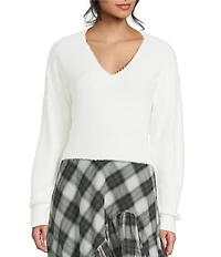 C&V Chelsea & Violet V-Neck Eyelash Sweater