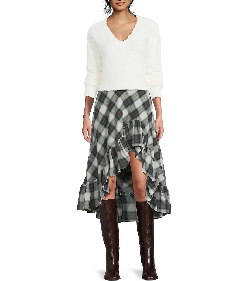 C&V Chelsea & Violet V-Neck Eyelash Sweater