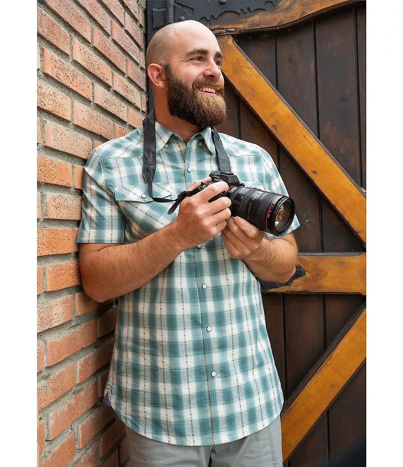 Dakota Grizzly Sonny Plaid Short Sleeve Woven Shirt