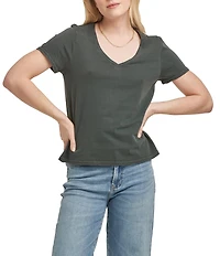 Dear John Madelyn V-Neck Short Sleeve Slim Fitting T-shirt