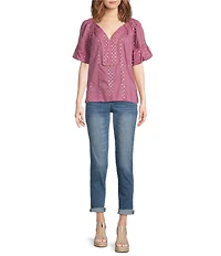 Democracy Contrast Tonal Embroidered Woven Spliced V-Neck Short Raglan Sleeve Top