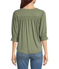 Democracy Petite Size Solid Relaxed Knit V-Neck Elbow Sleeve Top