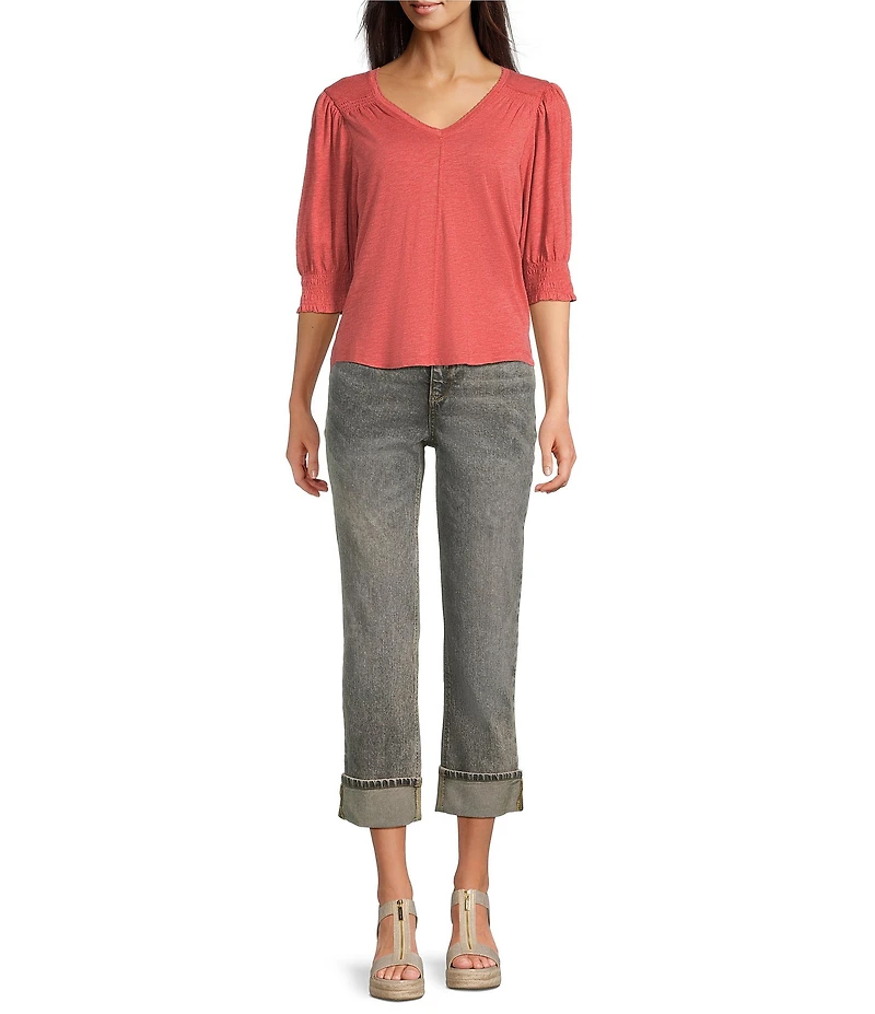 Democracy Petite Size Solid Relaxed Knit V-Neck Elbow Sleeve Top