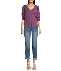 Democracy Petite Size Solid Relaxed Knit V-Neck Elbow Sleeve Top