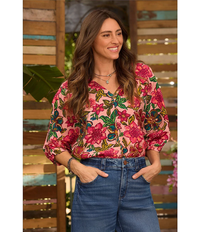 Democracy Petite Size Woven Floral V-Neck 3/4 Sleeve Top