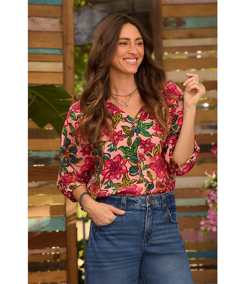 Democracy Woven Floral V-Neck 3/4 Kimono Sleeve Shirttail Hem Top