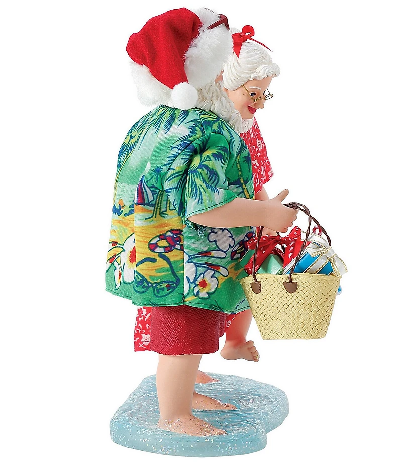 Department 56 Possible Dreams Mr. and Mrs. Claus A Walk On The Beach Figurine