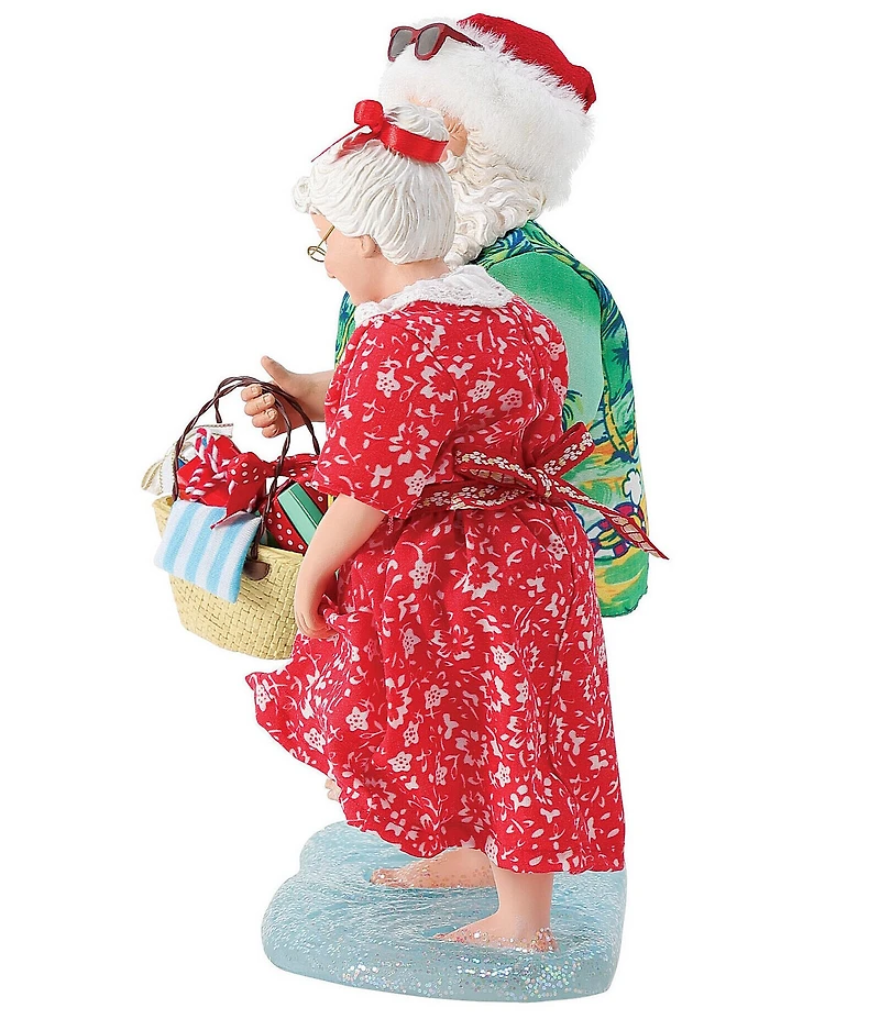 Department 56 Possible Dreams Mr. and Mrs. Claus A Walk On The Beach Figurine