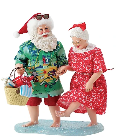 Department 56 Possible Dreams Mr. and Mrs. Claus A Walk On The Beach Figurine