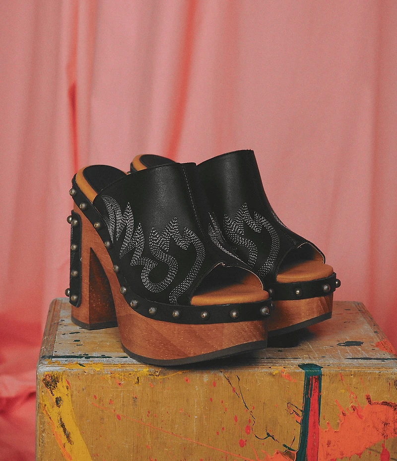 Dingo Free Spirit Leather Studded Platform Slide Sandals