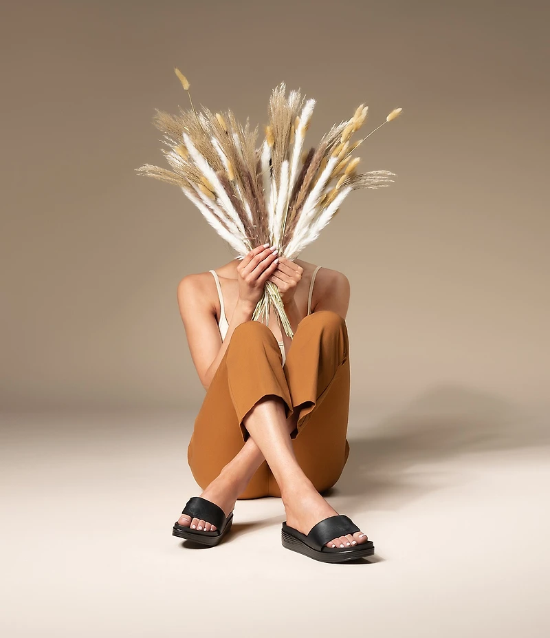 Donald Pliner Fifi Soft Leather Platform Wedge Thong Sandals