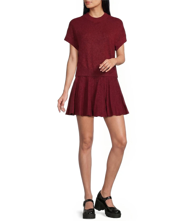 Double Zero Short Sleeve Turtleneck Cropped Sweater