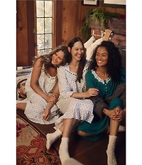 Eileen West Long Sleeve Sweetheart Neck Lace Mistletoe Print Woven Ballet Holiday Nightgown