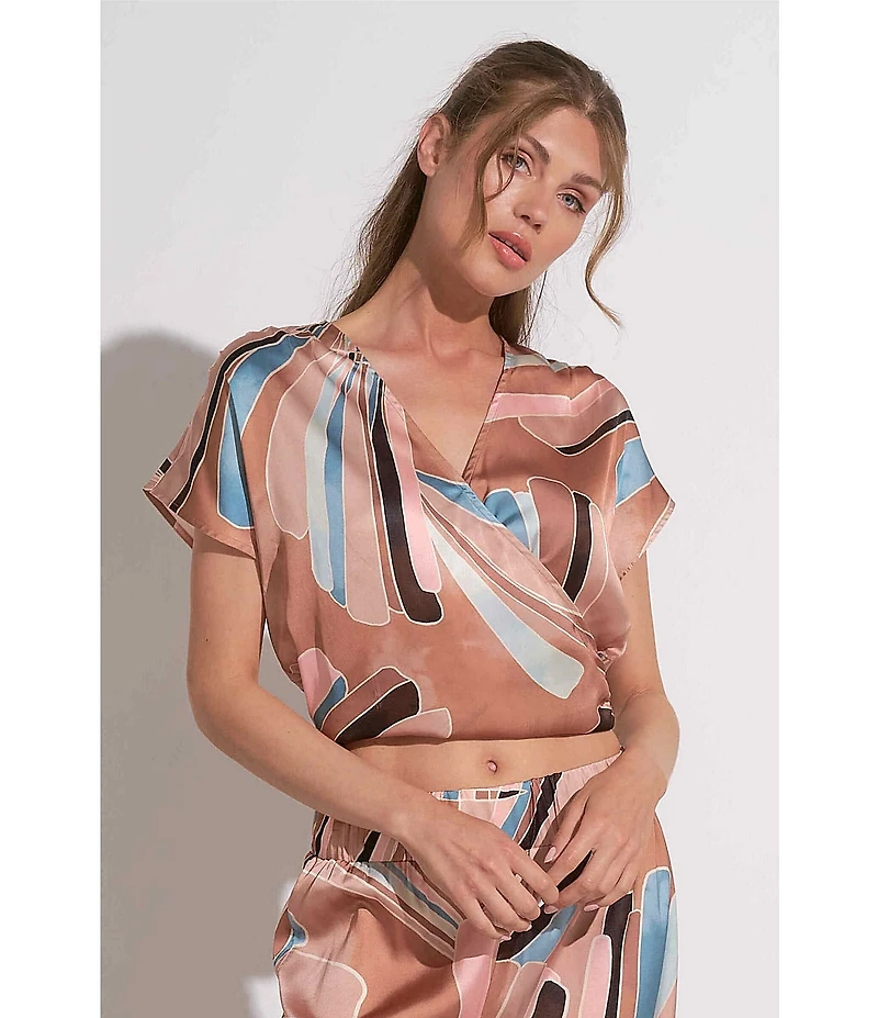 ELAN Coordinating Printed V-Neck Short Sleeve Top