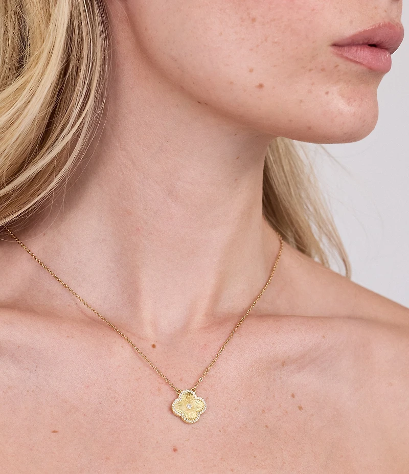 Electric Picks Icon Short Pendant Necklace