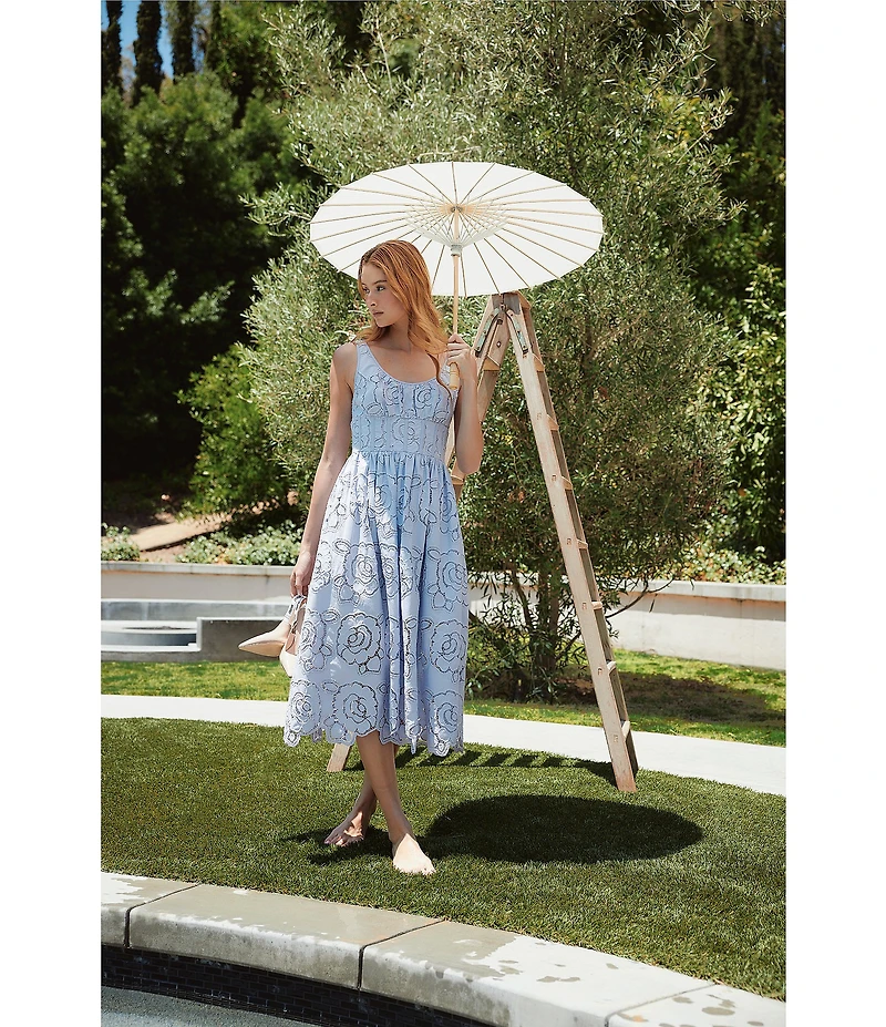 En Saison Brynlee Embroidery Scoop Neck Sleeveless Midi Dress