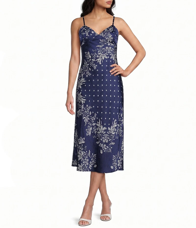 Evolutionary Bandana Printed V-Neck Side Slit Dress