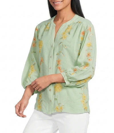 Figueroa & Flower Embroidered Floral Split V-Neck 3/4 Sleeve Relaxed Button Front Shirt