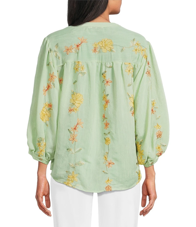 Figueroa & Flower Embroidered Floral Split V-Neck 3/4 Sleeve Relaxed Button Front Shirt