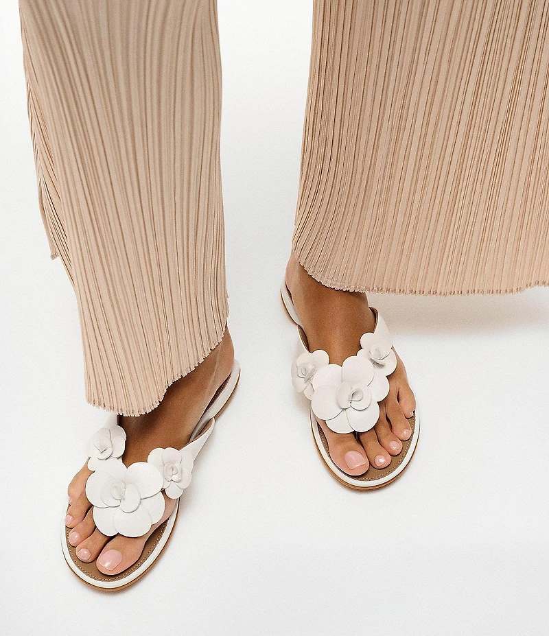 FitFlop Gracie Flower Leather Flip Flops