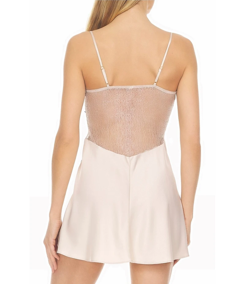 Flora Nikrooz Showstopper Lace Detail Semi-Sweetheart Neck Spaghetti Strap Chemise