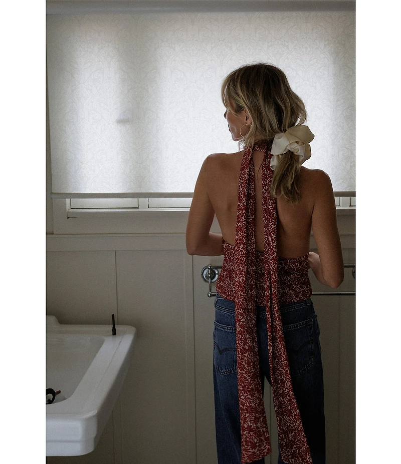 Gianni Bini x Cyd Morris The Van V Neck Sleeveless Crinkle Halter Top