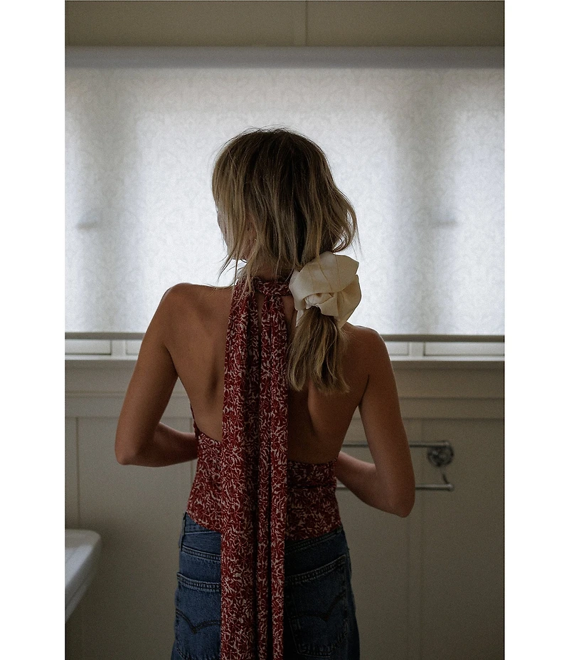 Gianni Bini x Cyd Morris The Van V Neck Sleeveless Crinkle Halter Top