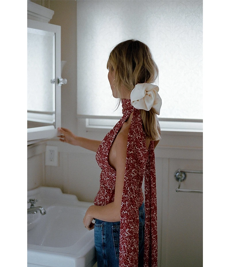 Gianni Bini x Cyd Morris The Van V Neck Sleeveless Crinkle Halter Top