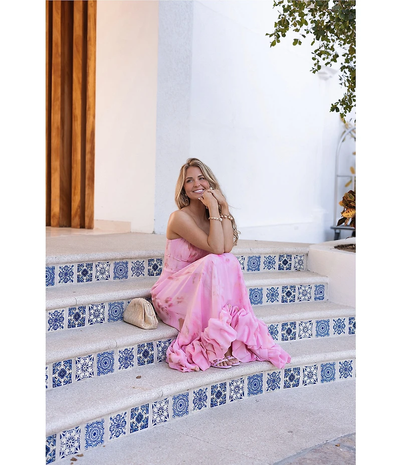 Gianni Bini x Shea Leigh Mills Shea Leigh Sway Blur Print Scoop Neck Crepe A-Line Maxi Dress