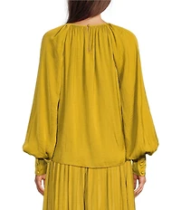 Gibson & Latimer Coordinating Woven Moonshadow Ruched Crew Neck Long Sleeve Cuffed Blouse