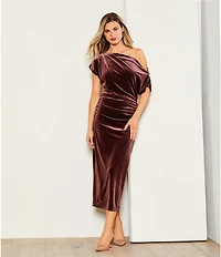 Gibson & Latimer Velvet Asymmetric Neck One Shoulder Off-The-Shoulder Short Sleeve Ruched Sheath Midi Dress