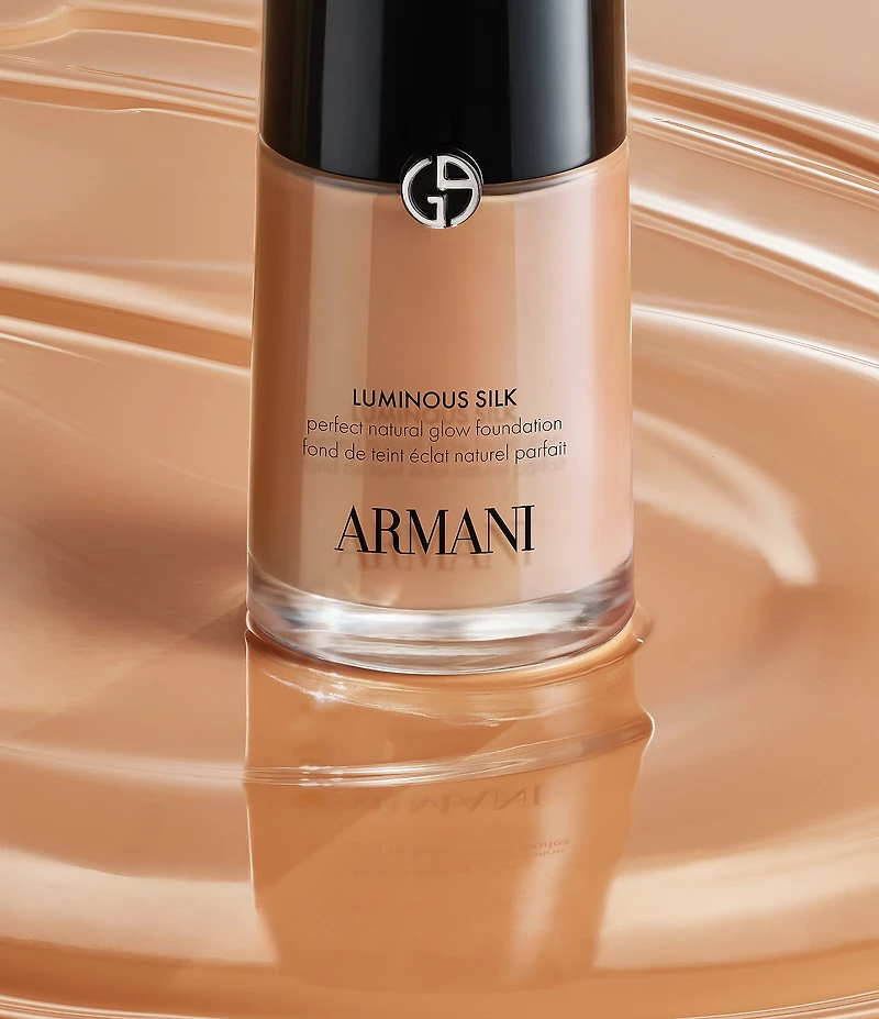 Giorgio Armani Luminous Silk Natural Glow Blurring Foundation with 24 Hour Wear