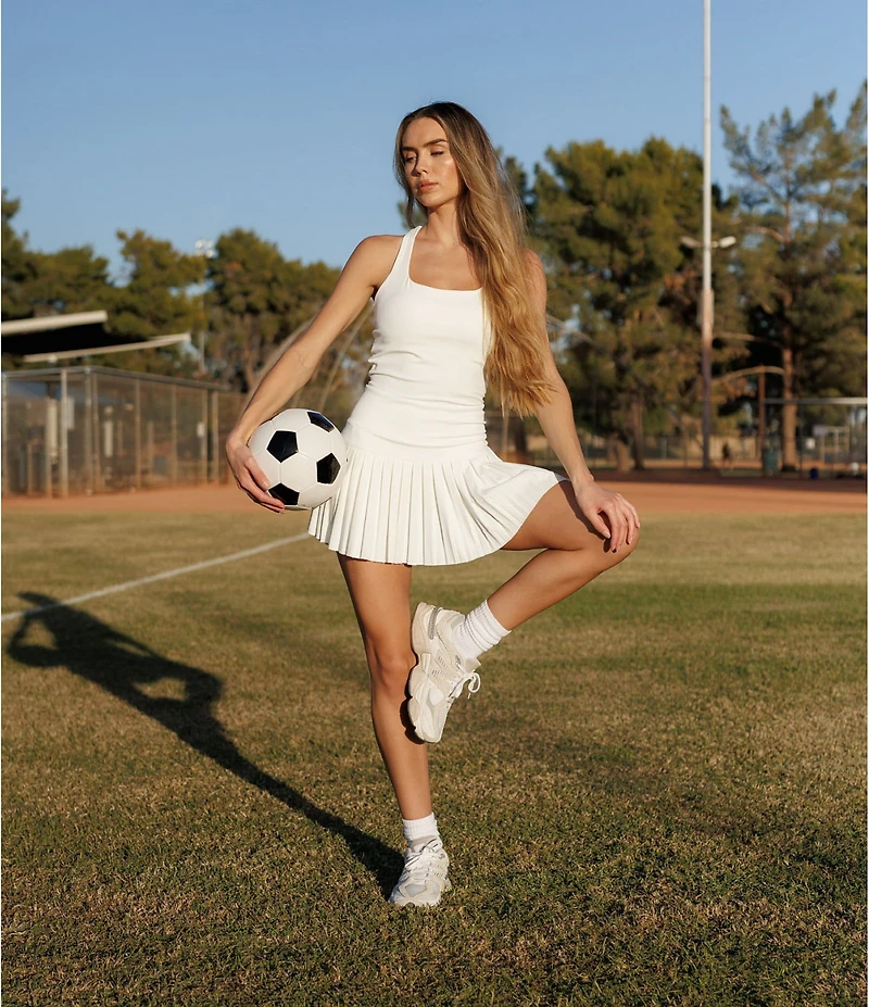 GOLD HINGE Scoop Neck Sleeveless Criss-Cross Back Pleated Tennis Dress